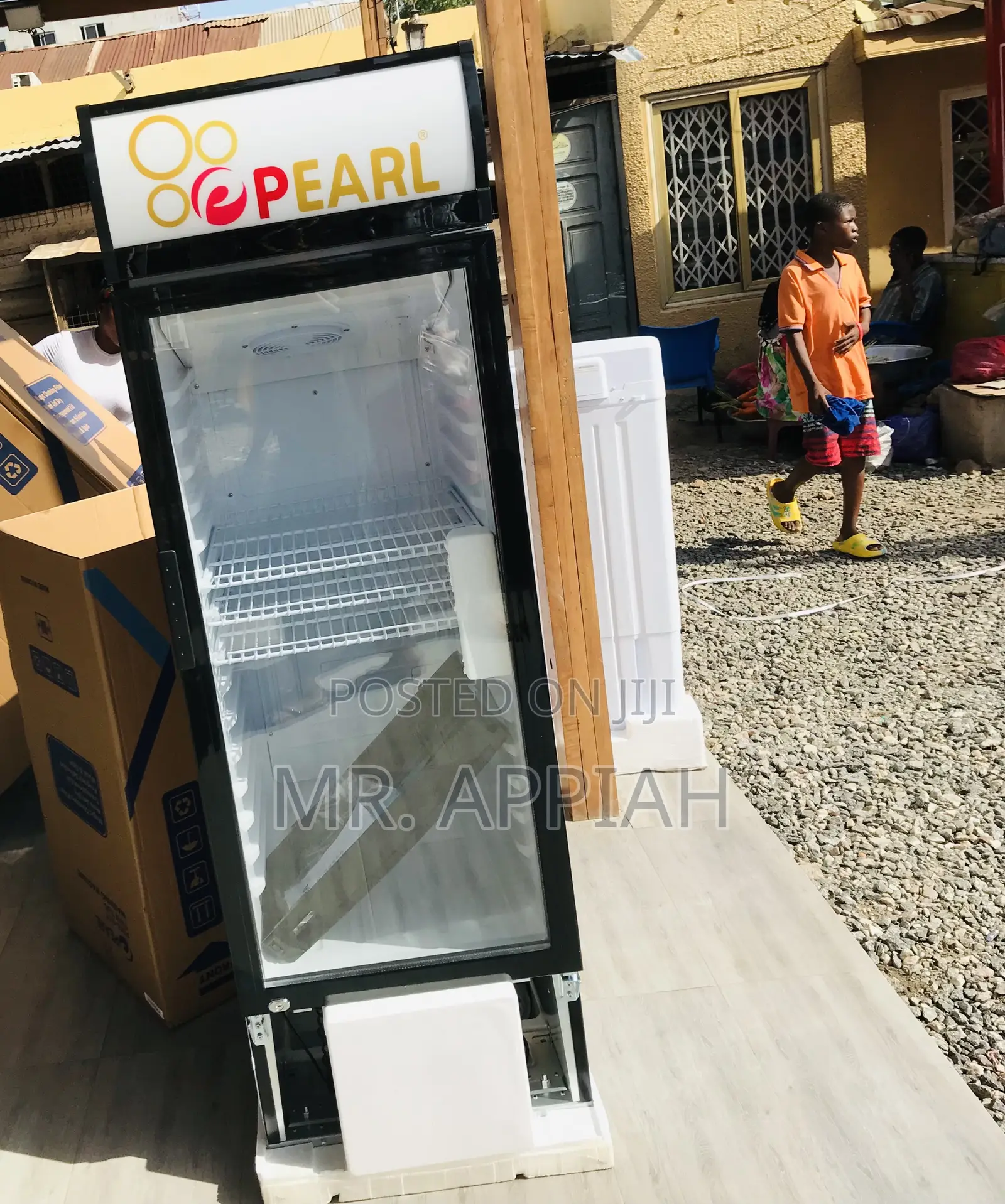 Long Lasting Pearl PVC-316 Single Door Beverage Cooler.