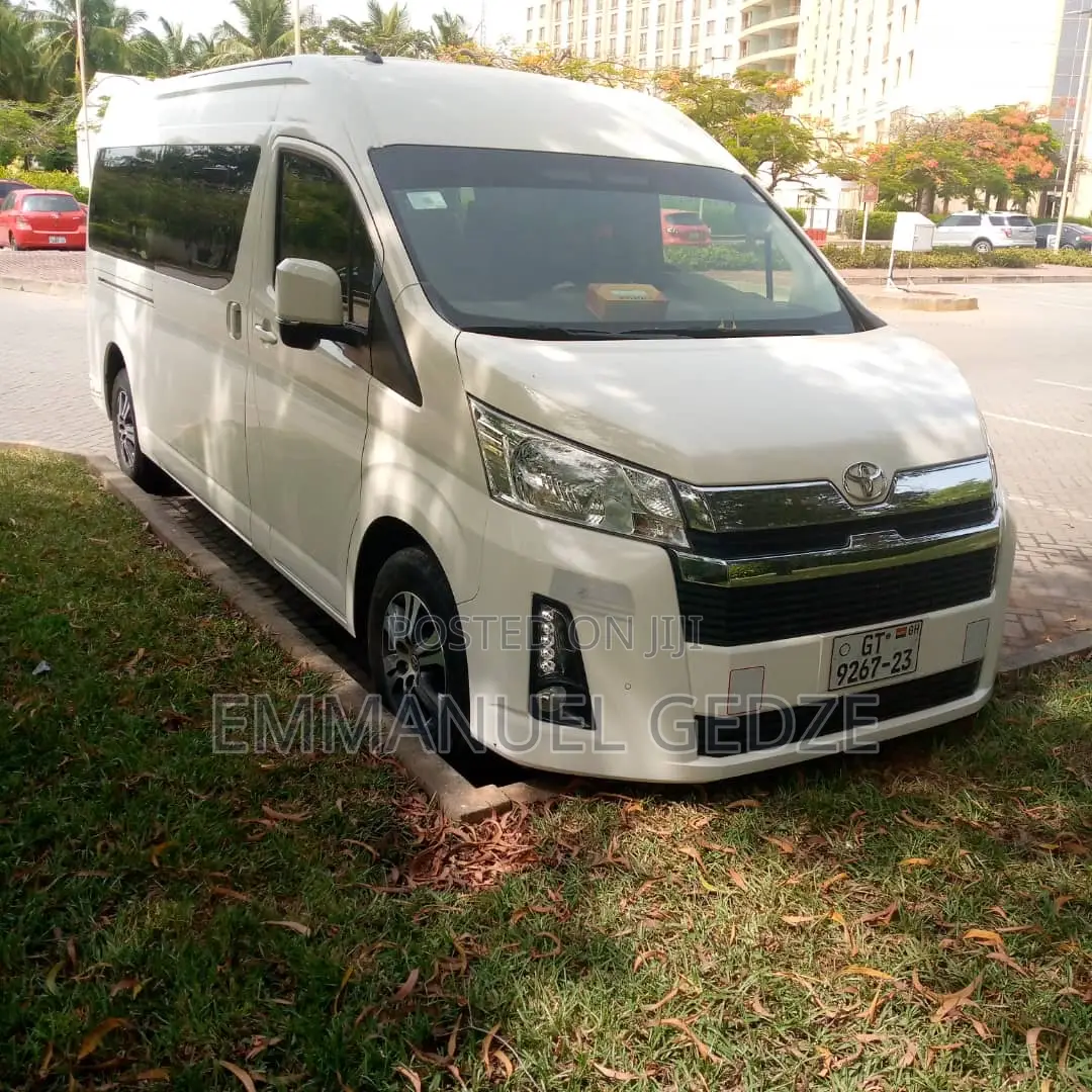 Mini Vans for Rent (14 Seater)