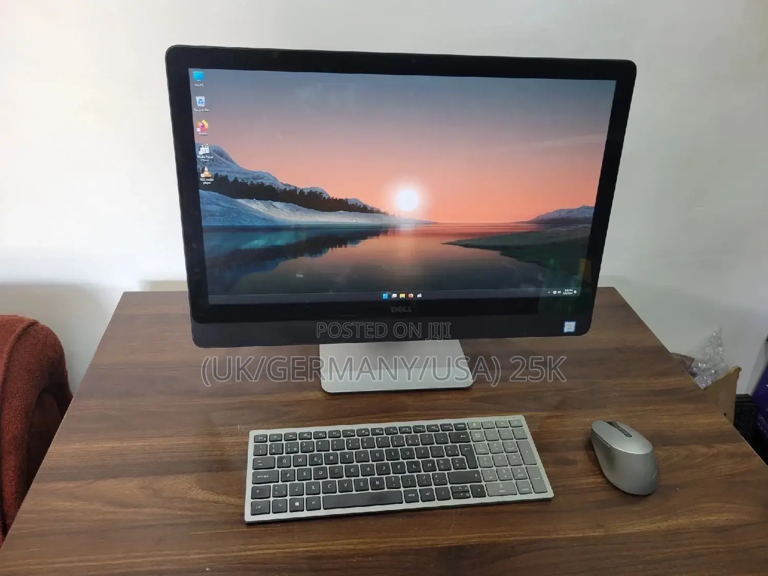 Desktop Computer Dell Inspiron 24 5000 8GB Intel Core I5 SSD 256GB
