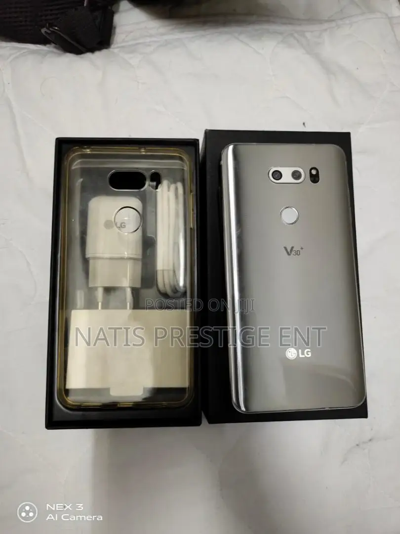 New LG V30 64 GB Black