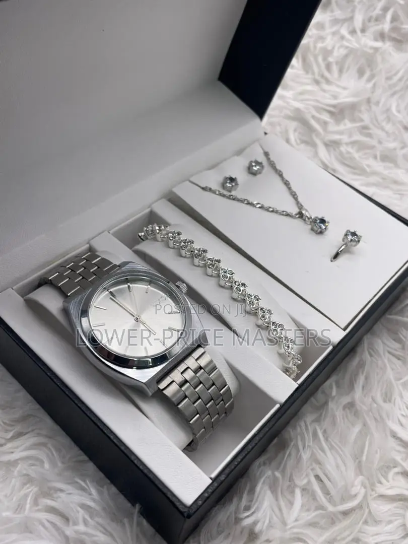 Quality Chain Rolex Watch With Ladies Jewellery Complete Set
