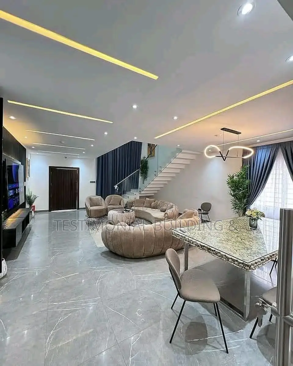 Furnished 4bdrm House in Testimonial Building, School Junction