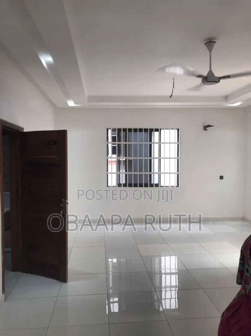 3bdrm Duplex in East Airport for rent