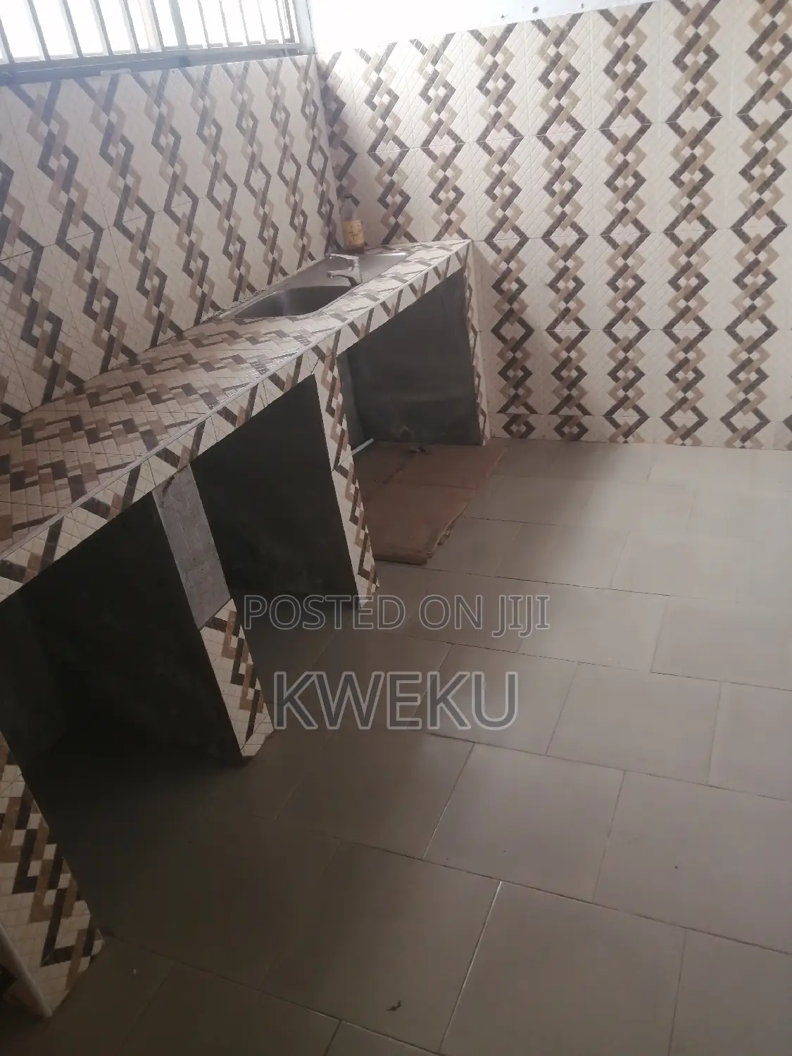 1bdrm Apartment in Estate Agency, Spintex for rent