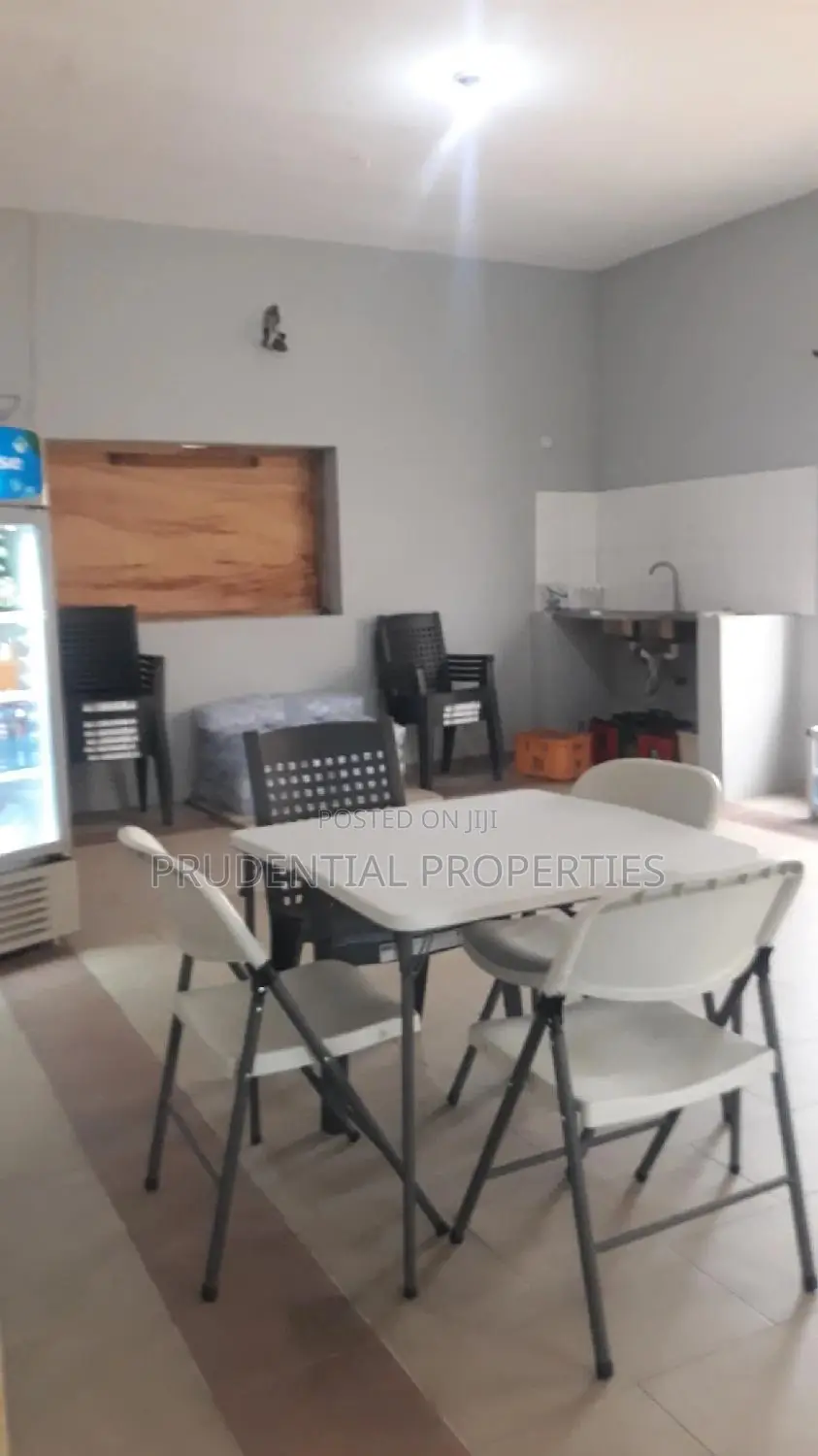 Furnished 1bdrm Apartment in Asylum Down for rent