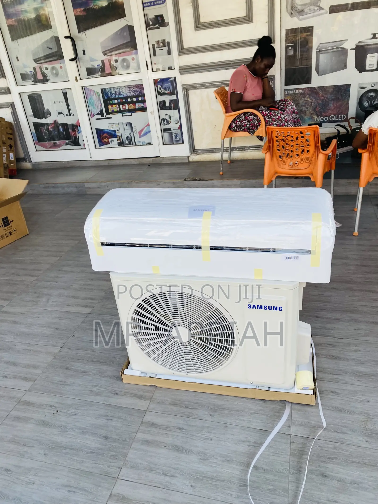 Authentic Samsung Split Type Air Conditioner(White)R410.