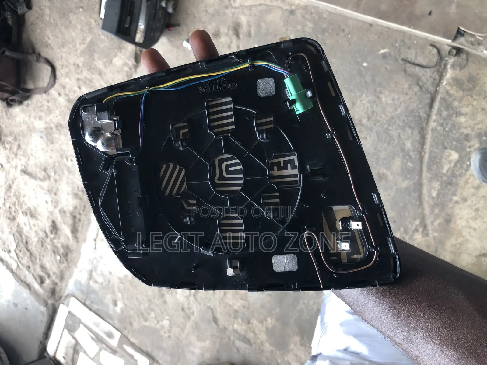 Toyota Tundra 2016-2018 Mirror Glass With Sensor and Light