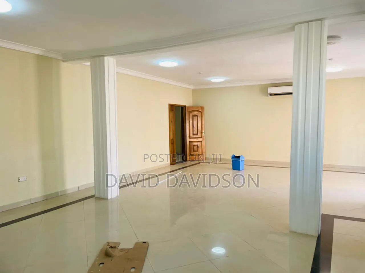 6bdrm Mansion in Executive 6 Bedroom, Tema Metropolitan for rent