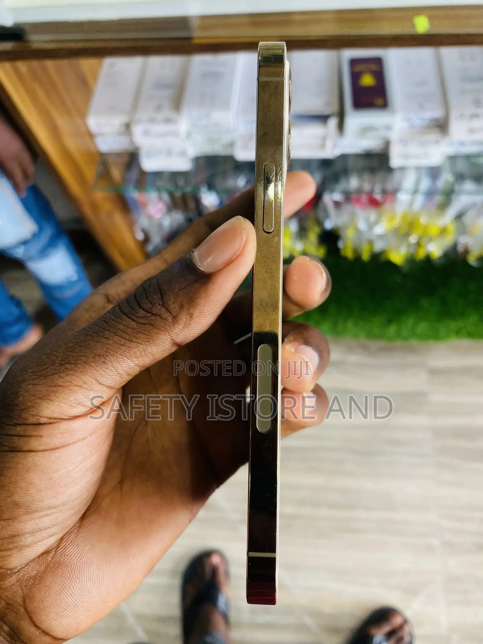 New Apple iPhone 12 Pro 256 GB Gold