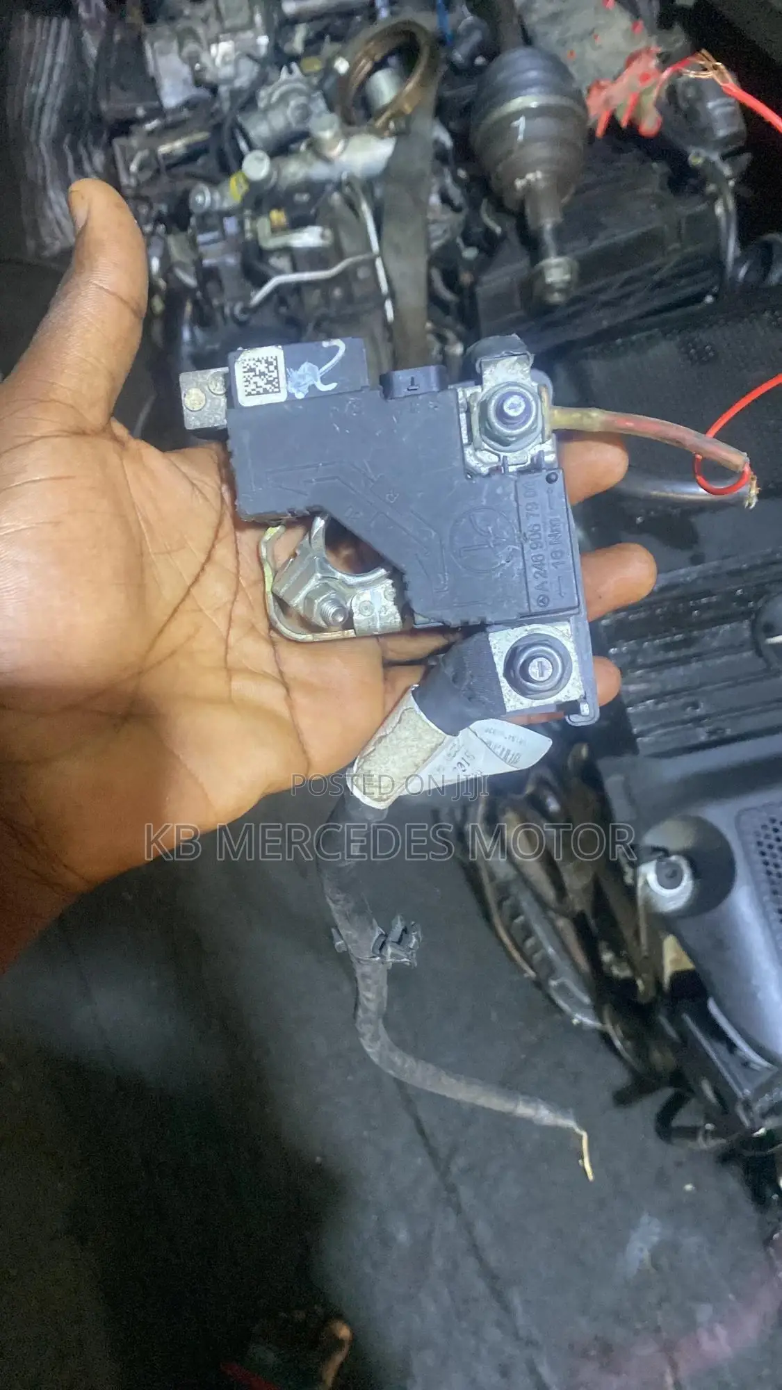 Mercedes Benz C300 Battery Terminal and Parts