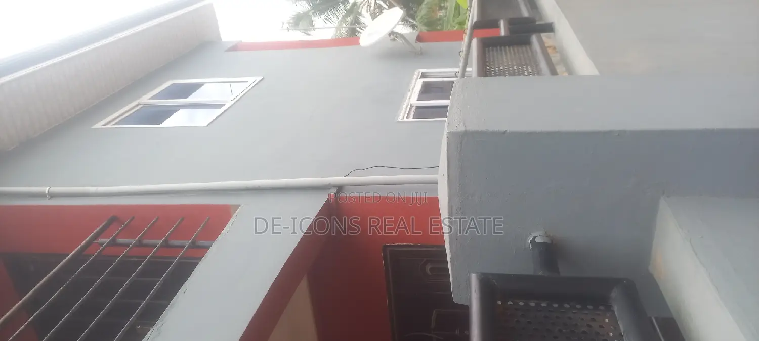 2bdrm Duplex in De-Icons Real Estate, Awutu Senya East Municipal