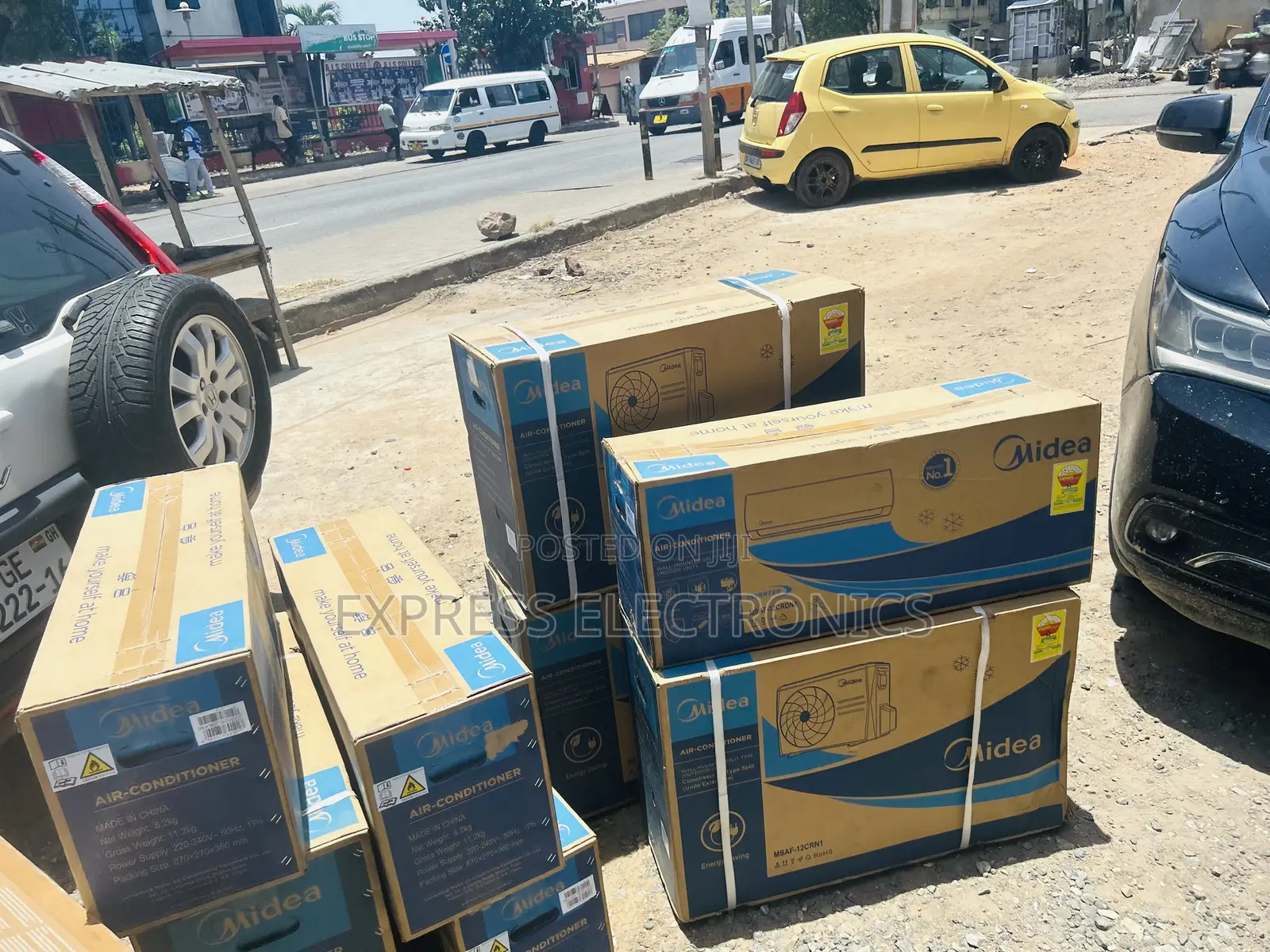 Non—Inverter Midea 1.5hp Split R410 Gas White.