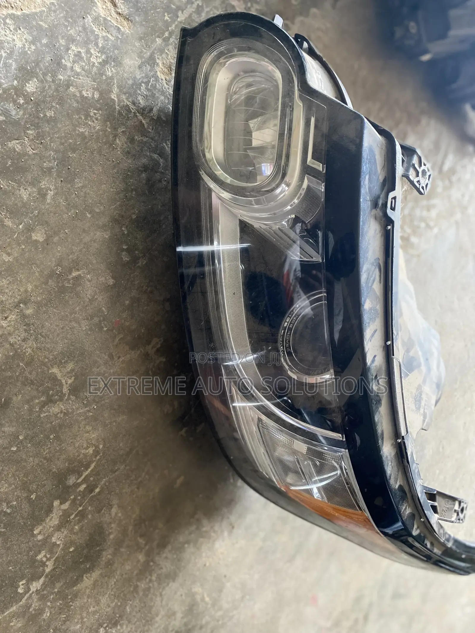 Range Rover Sports 2015 Headlights