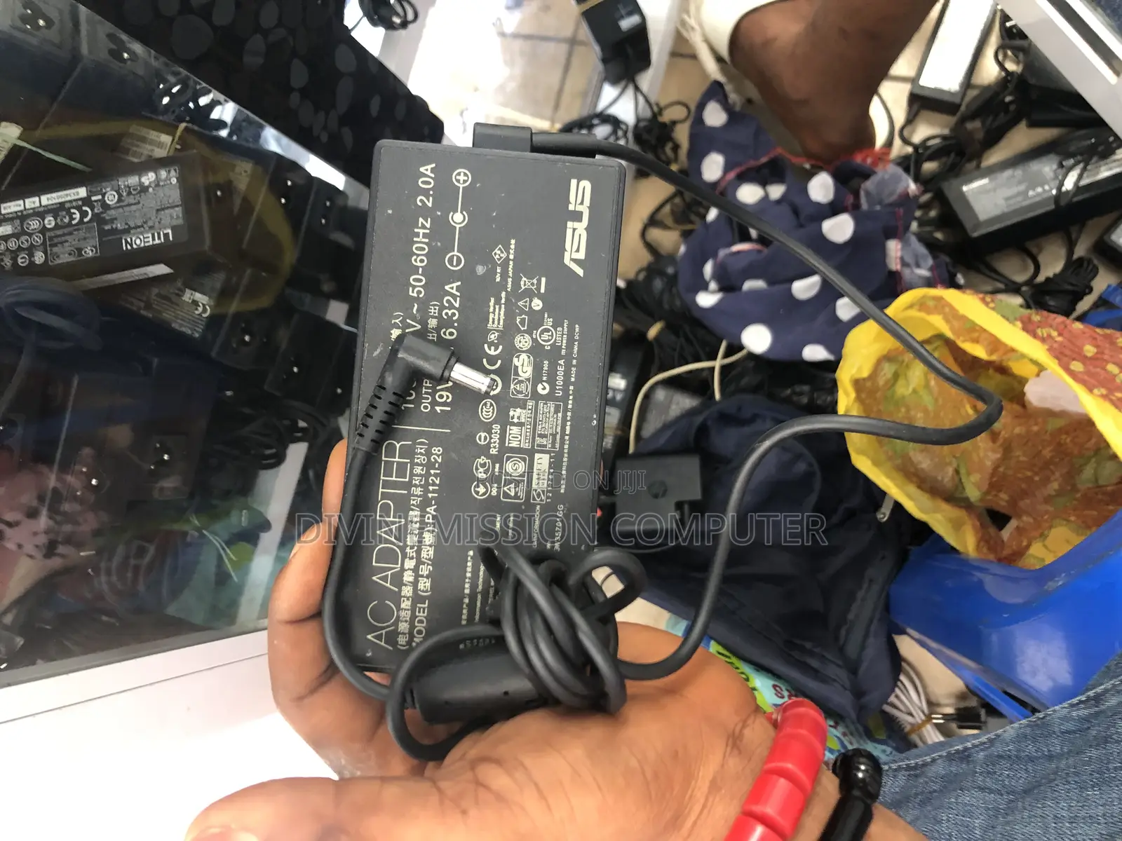 Asus Laptop Charger 19v 6.32 /120w/ UK Used