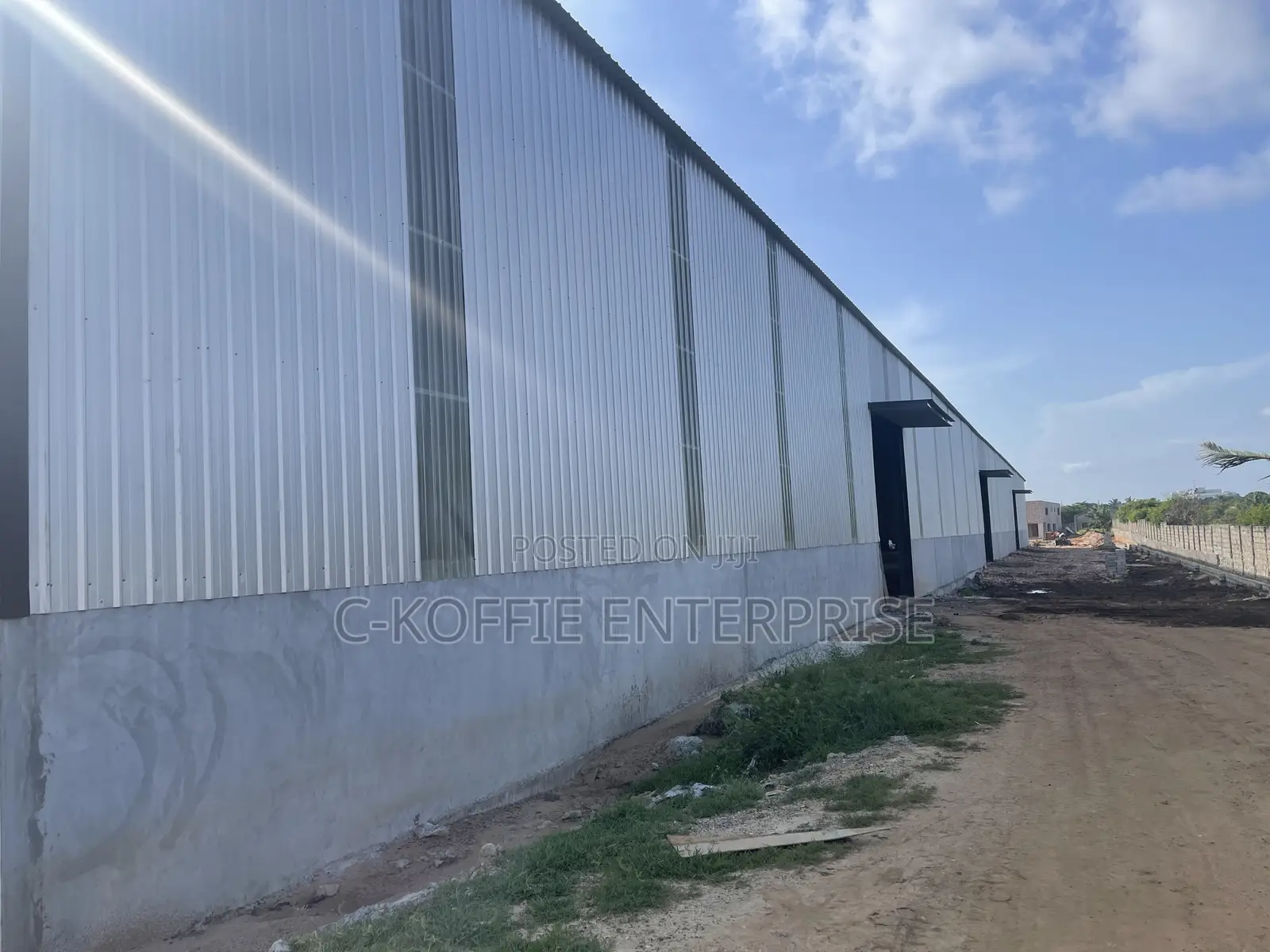 8000 SQM Warehouse + Apartments at Tema-Port for Rent