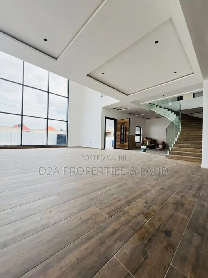 4bdrm House in Ashaley Botwe, for sale