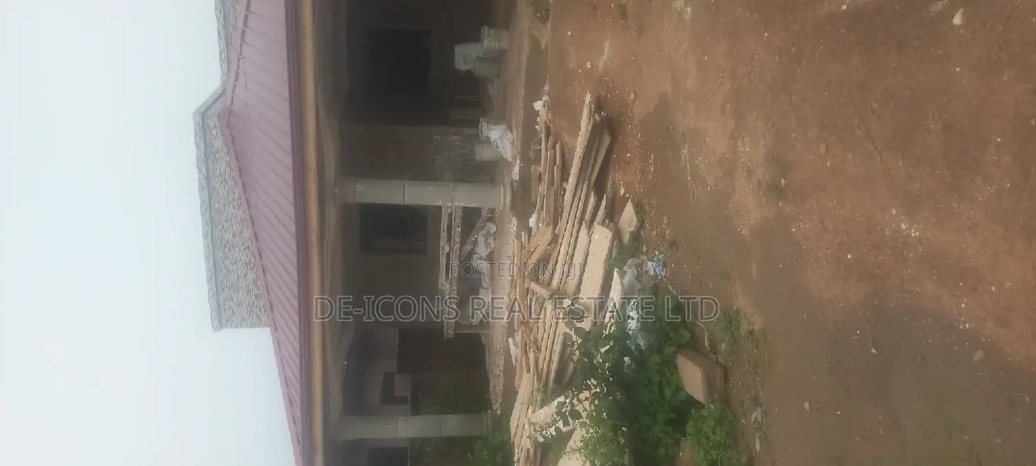 3bdrm Mansion in De-Icons Real Estate, Awutu Senya East Municipal