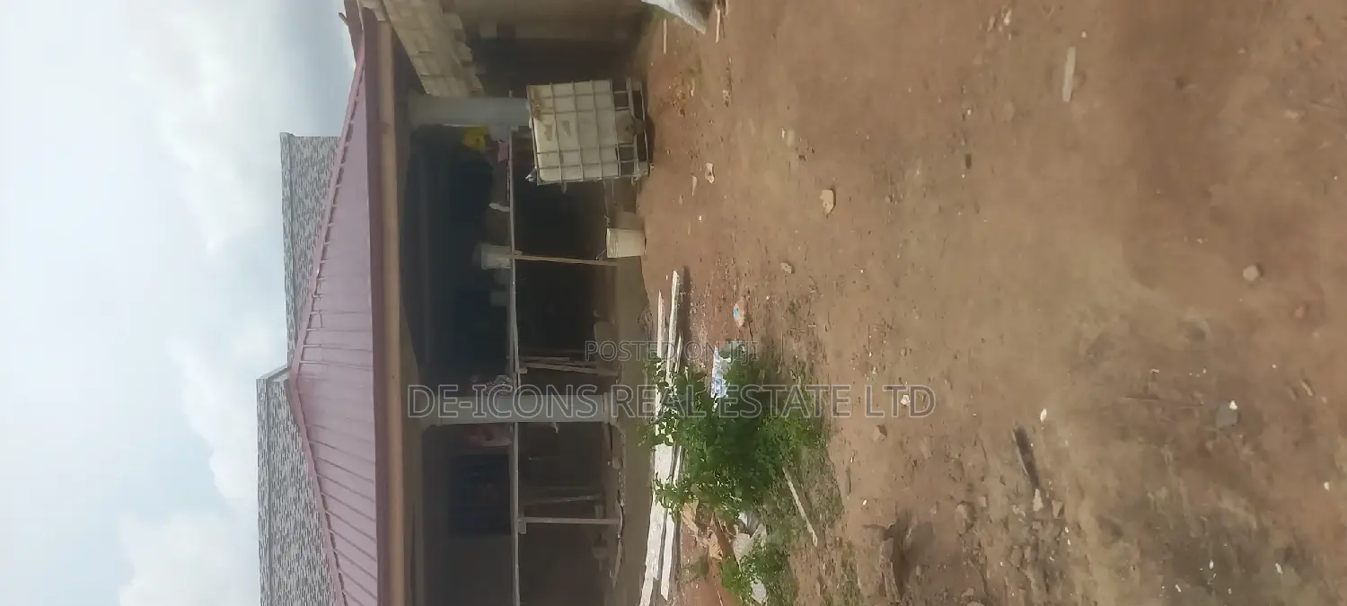 3bdrm Mansion in De-Icons Real Estate, Awutu Senya East Municipal
