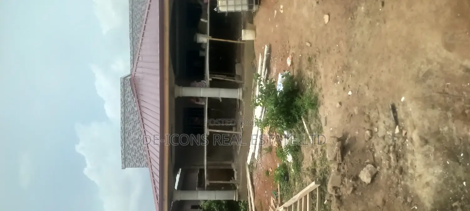 3bdrm Mansion in De-Icons Real Estate, Awutu Senya East Municipal