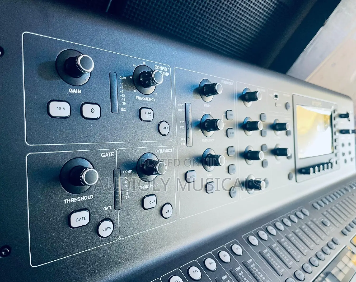 Midas M32 Live Digital Mixer With Stage Box Bundle