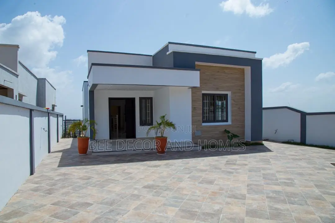 4bdrm House in Bee 🐝 Decor & Homes, Kwabenya for sale