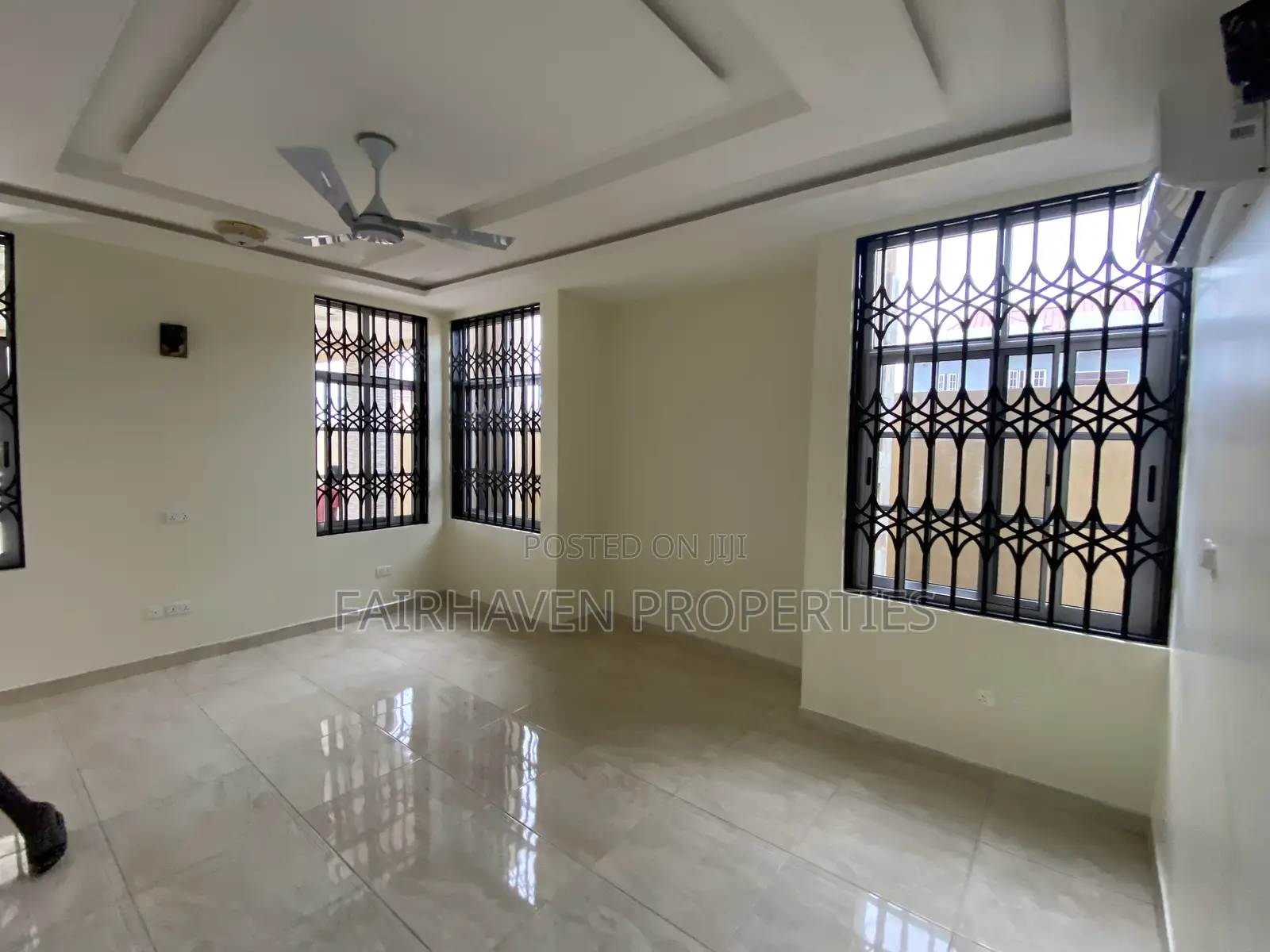 4bdrm House in Tseaddo, Airport Residential Area for rent