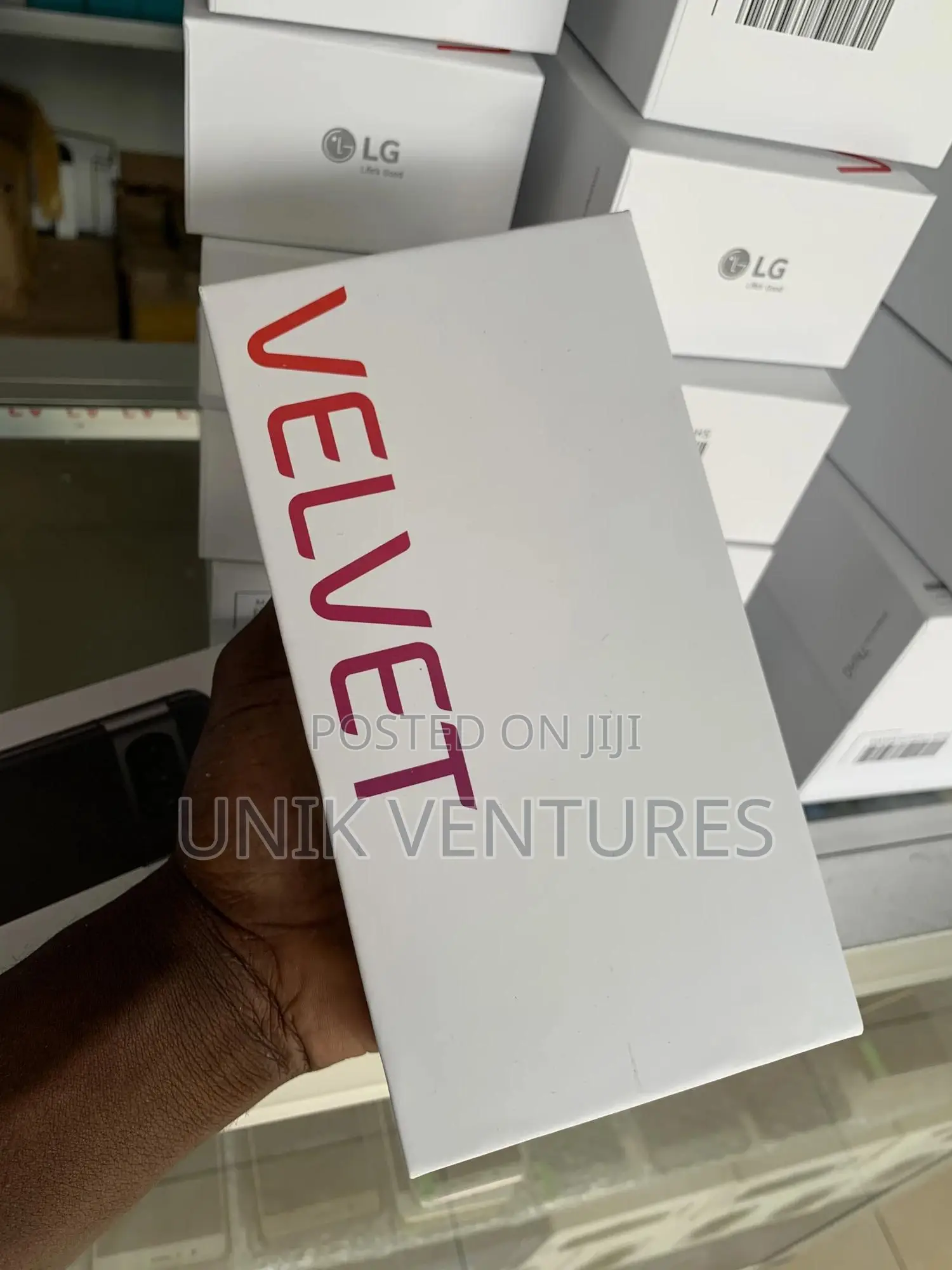 New LG Velvet 128 GB Gray