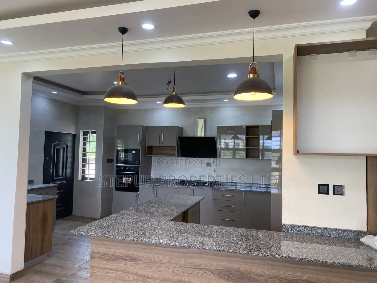 4bdrm House in Aburi, Akuapim South for sale