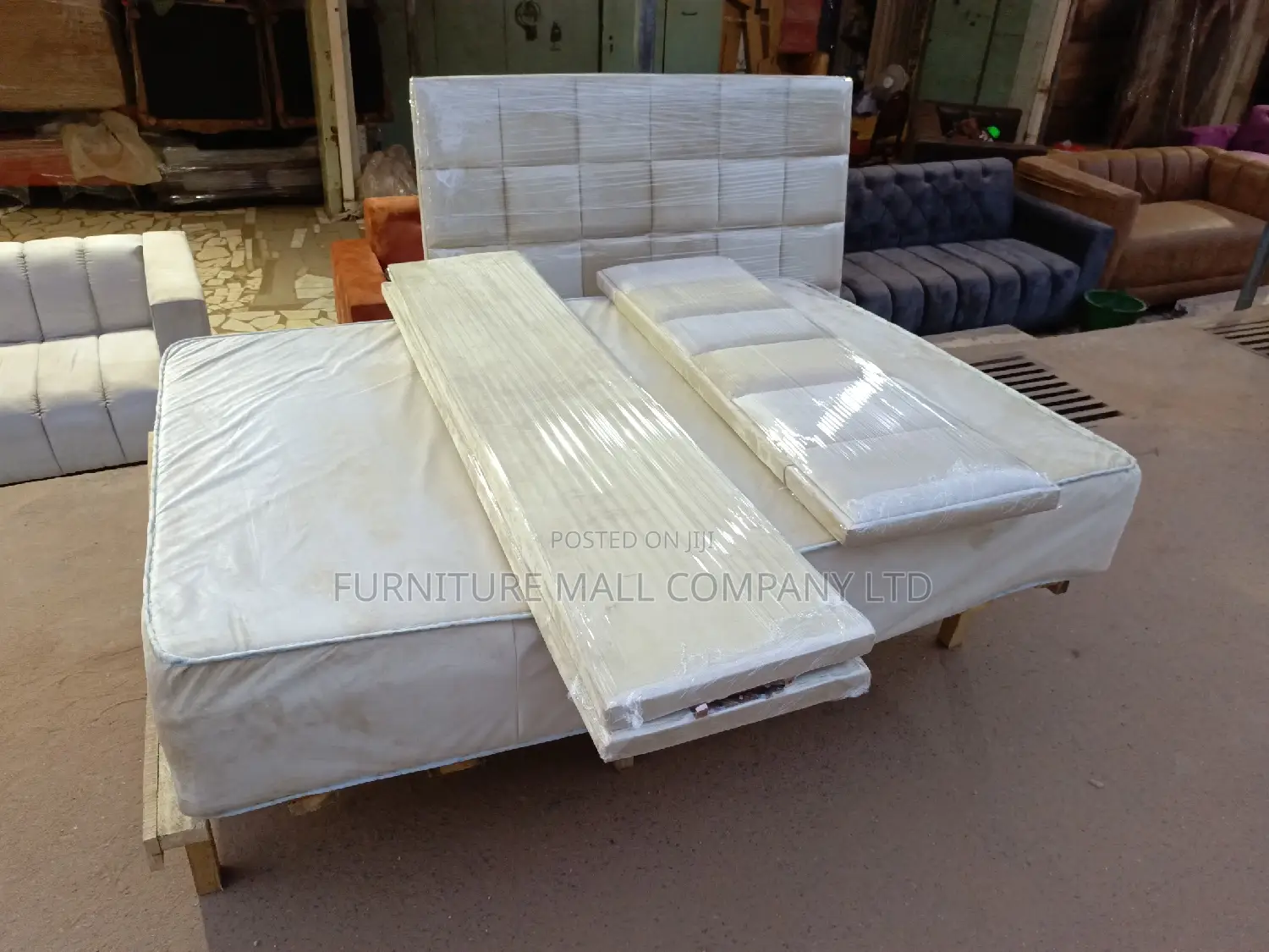 Classic FURNITURE MALL COMPANY Bed With Mattress . F.