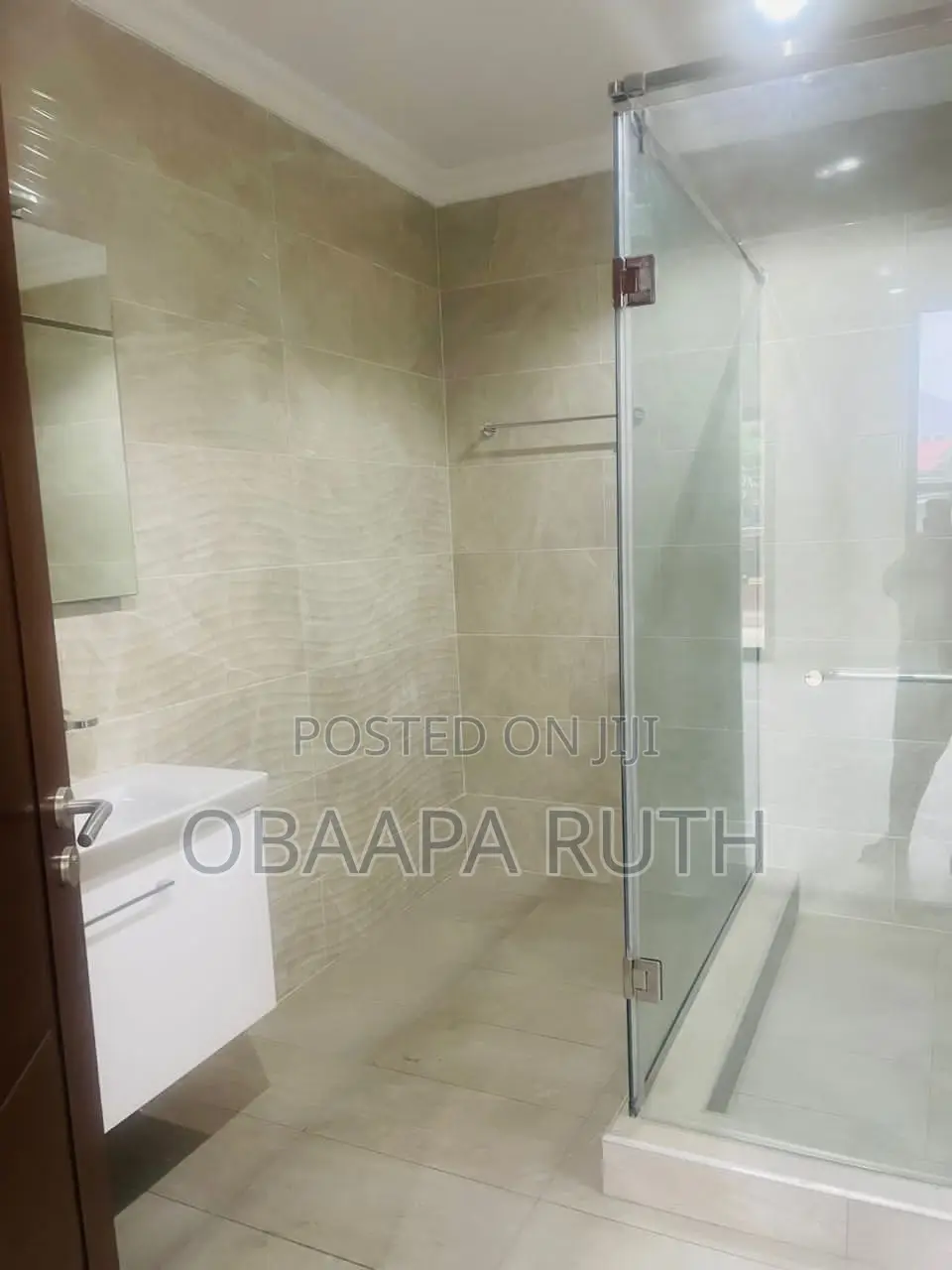 5bdrm Duplex in East Legon for rent