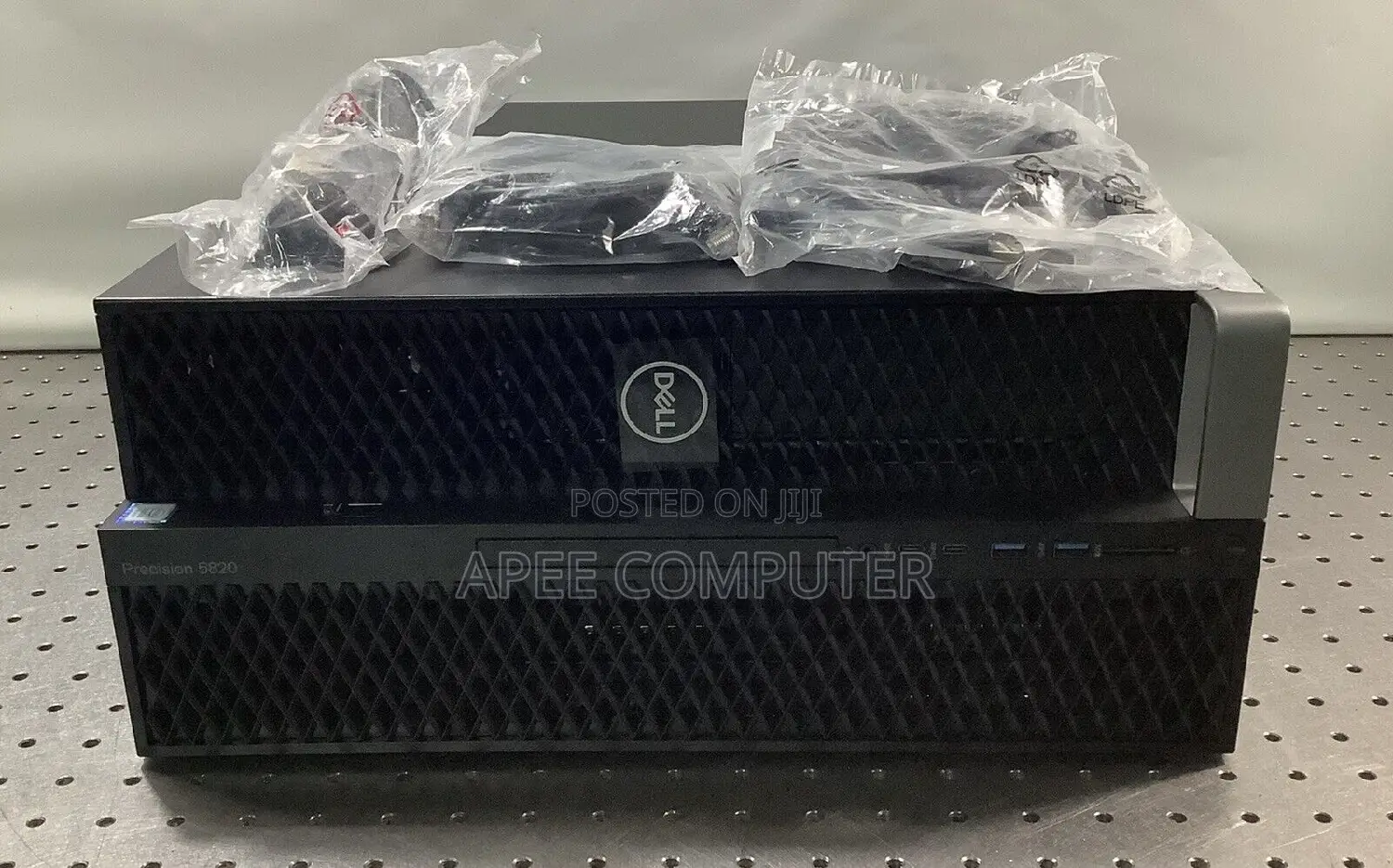 Desktop Computer Dell Precision 5820 32GB Intel Xeon HDD+SSD 1.5T