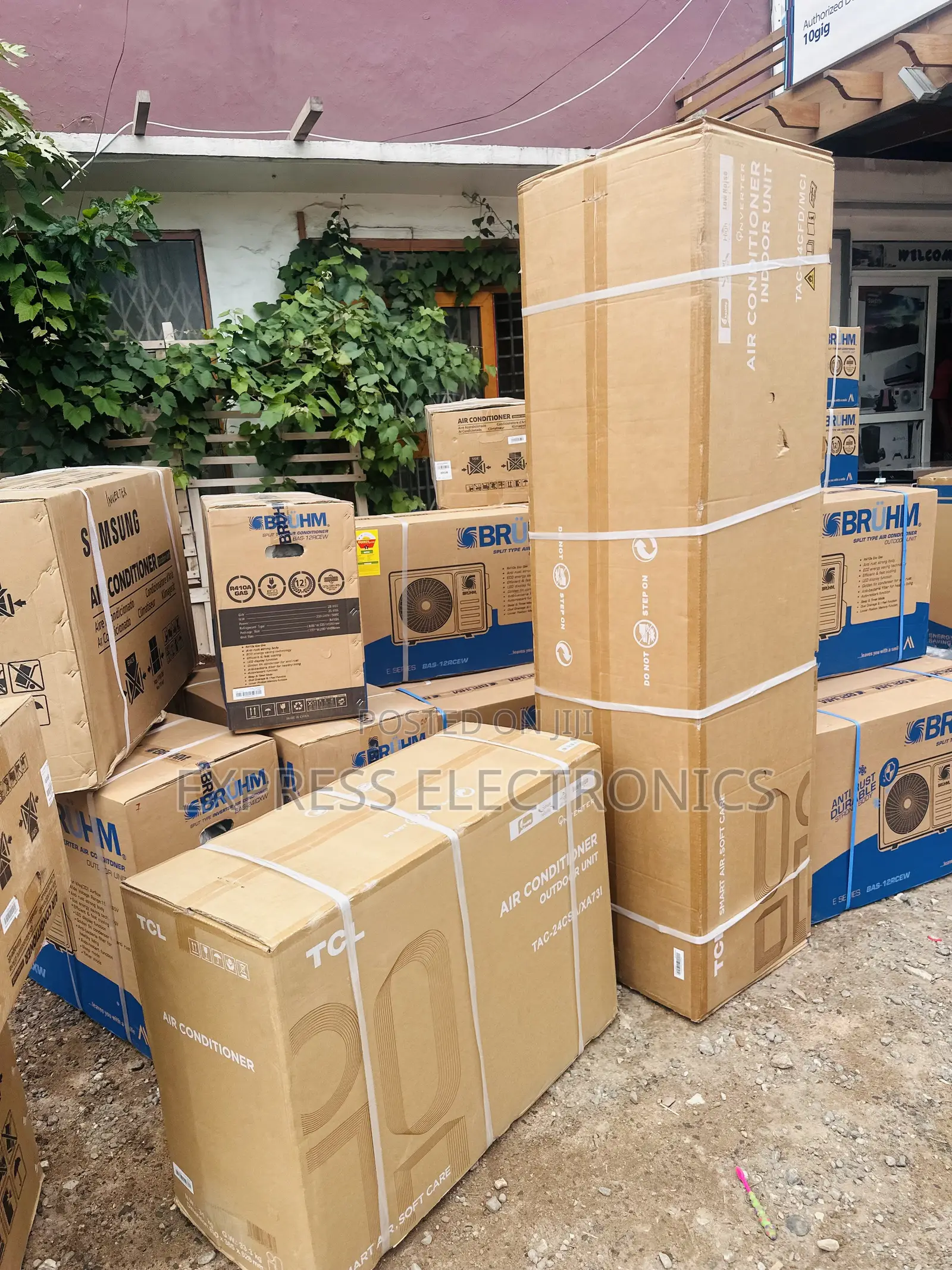 Fresh Floor 2.5hp TCL Inverter AC White