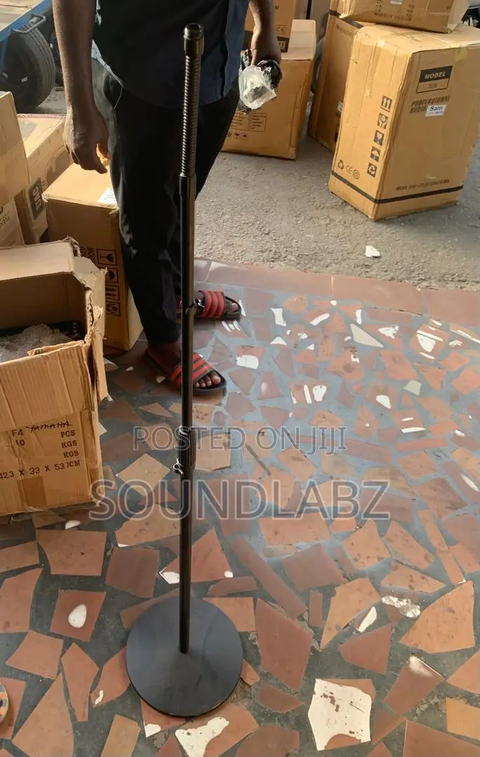 Round Base Microphone Straight Stand