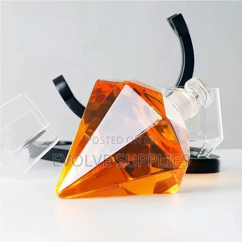 1 Litre Diamond Shaped Decanter