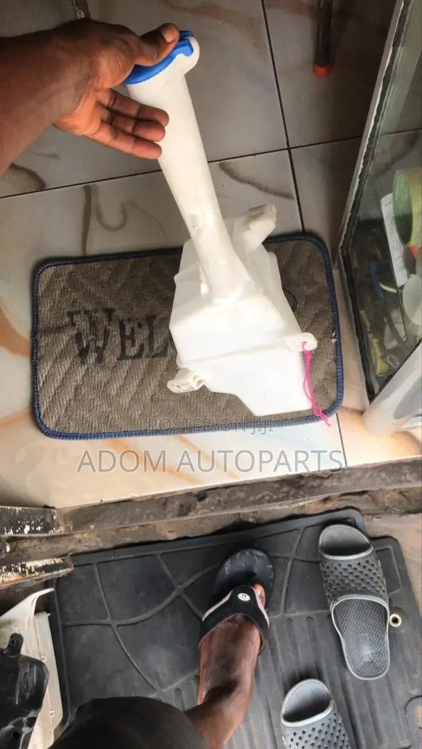 Hyundai Santafe Water Bottle Reservoir