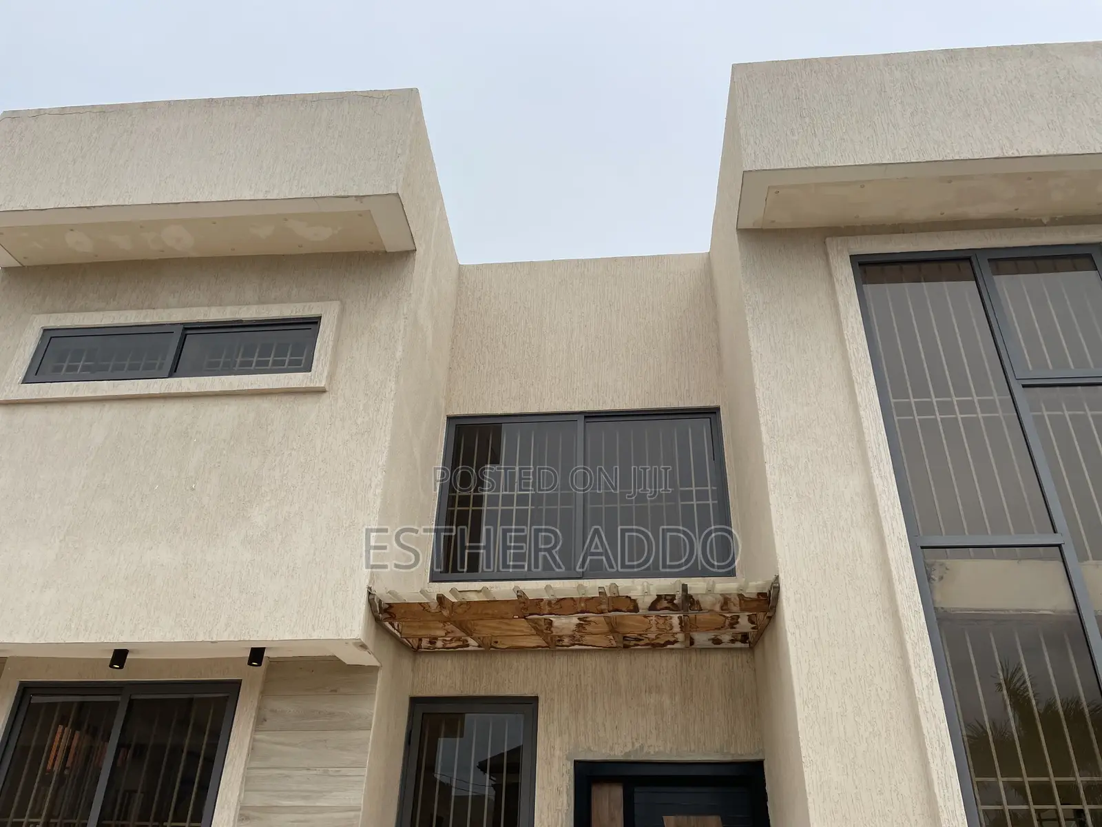 3bdrm Duplex in Ashaley Botwe for rent