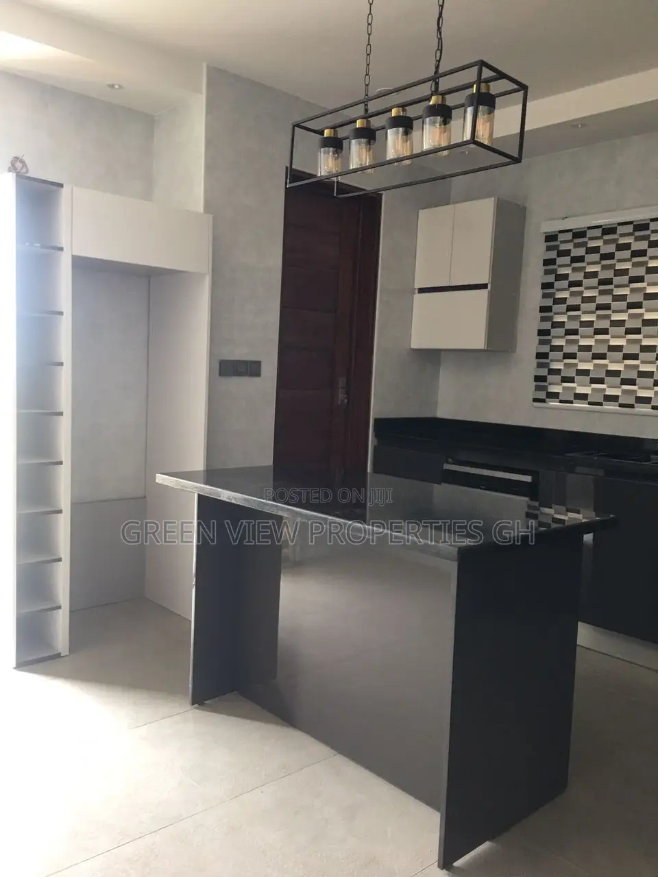 4bdrm Duplex in West Hills Mall Area for sale