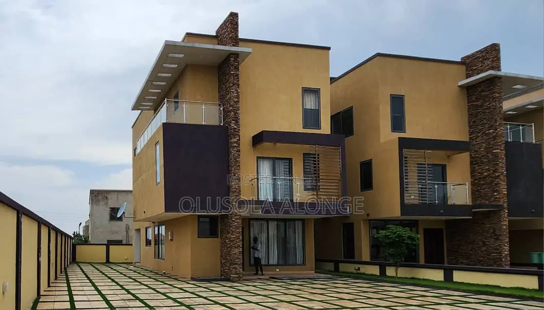 Ensuite Private Room + Starlink Internet -Daily Rate