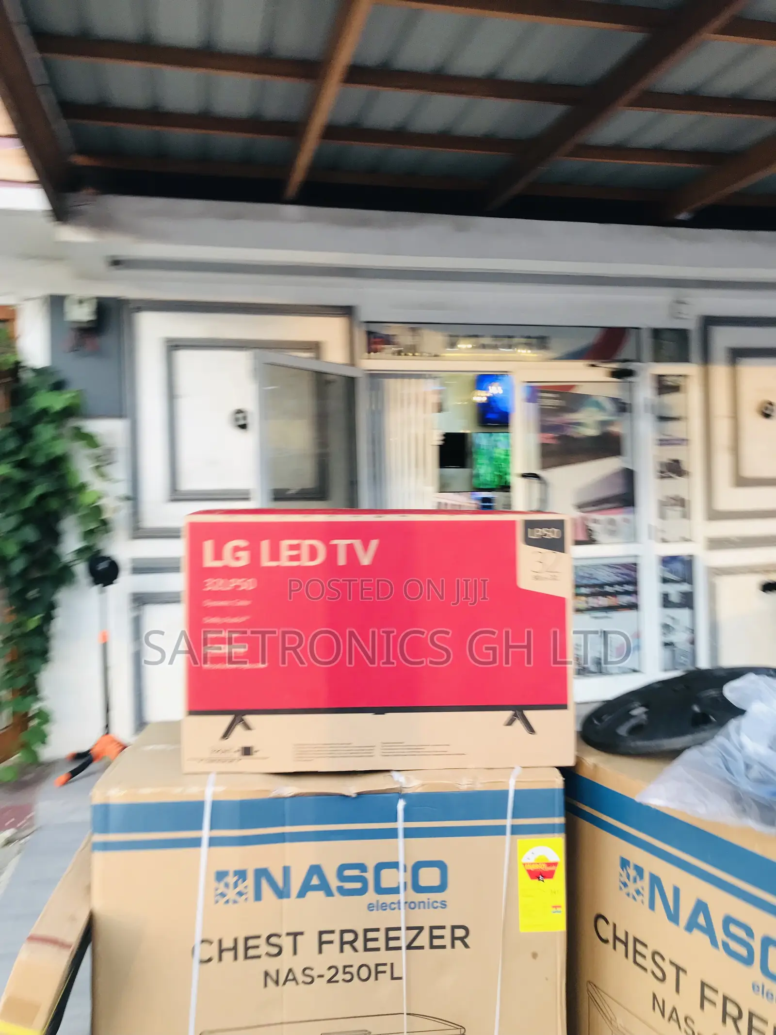 Led 32 Inches LP50 LG Black Glossy Full HD Tv