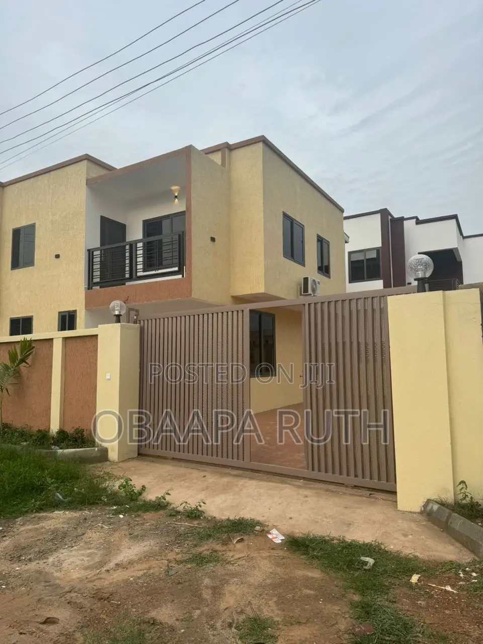 3bdrm Duplex in Adenta for sale