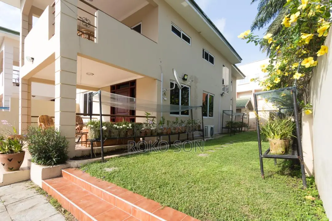 6bdrm Duplex in Dr Roko, Dzorwulu for sale