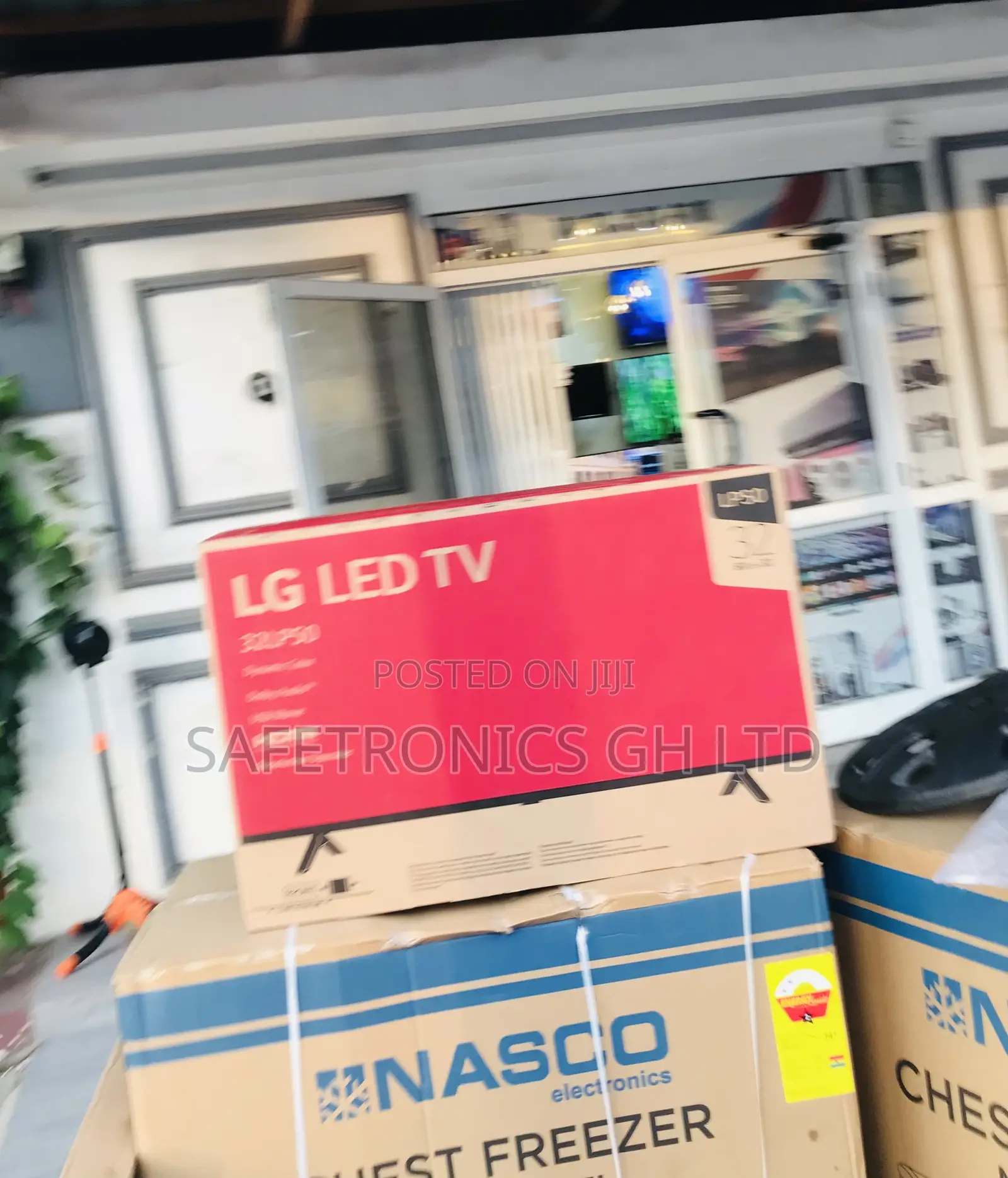 Glossy LP50 LG 32 Inches Digital Digital Full HD Tv
