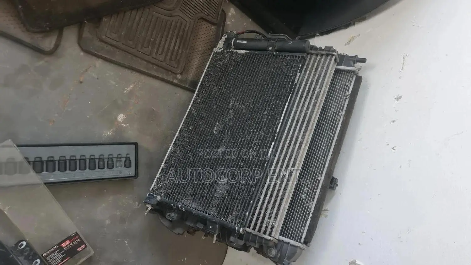 2013 - 2017 Jaguar XF/ XE 2.0T Radiator Assy
