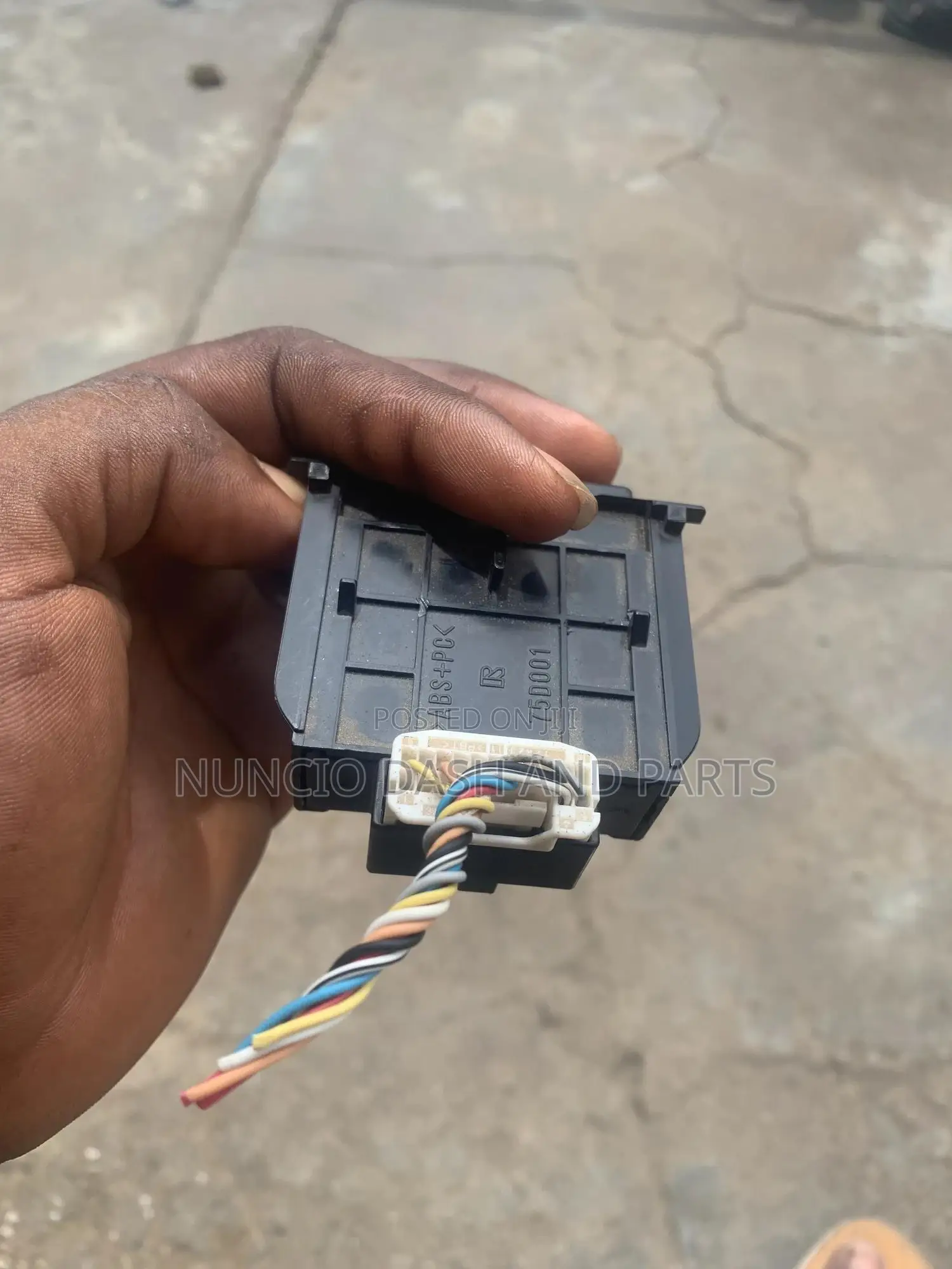 Toyota Yaris Hazard Switch