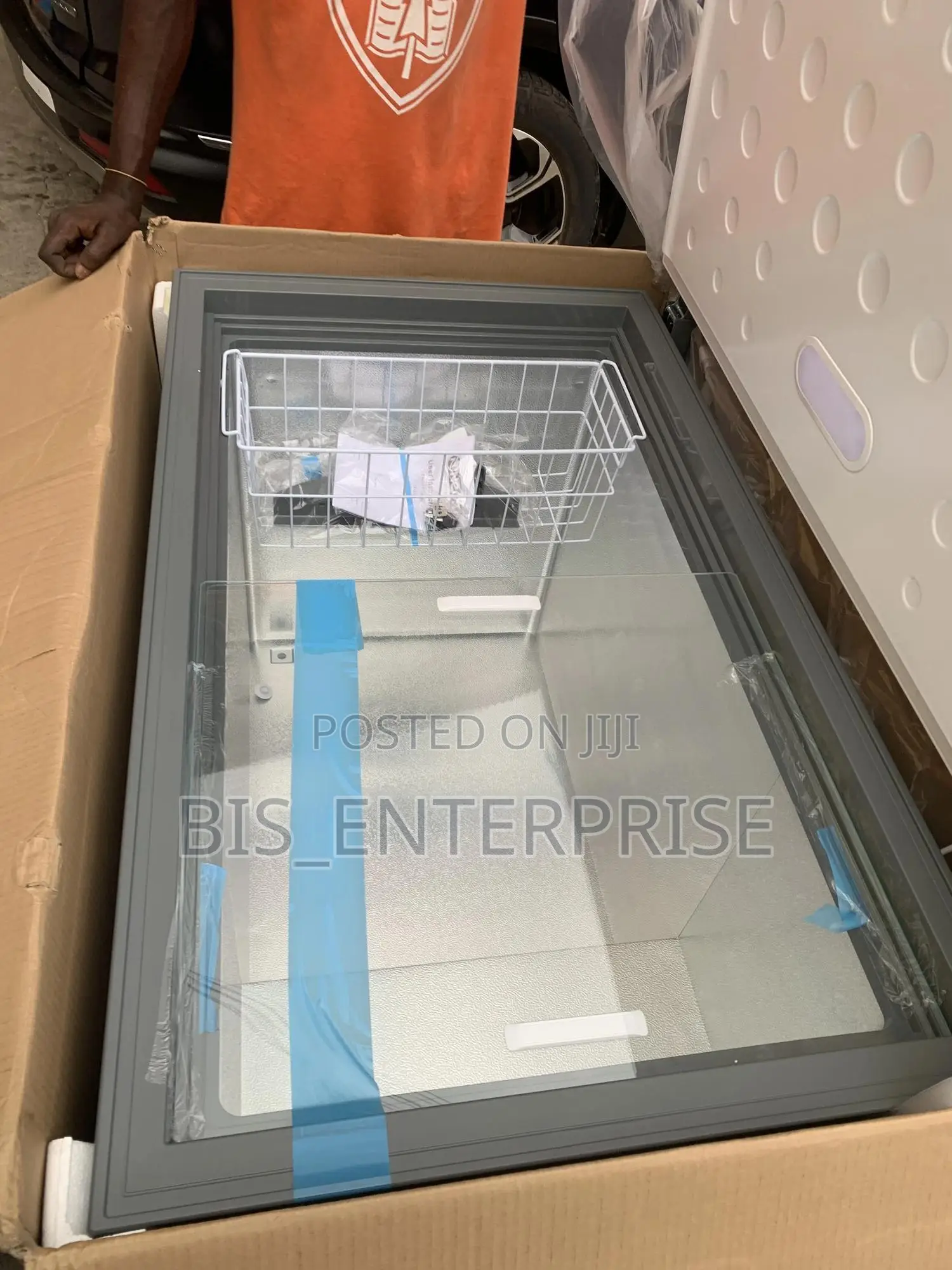 Neon Chest Freezer 316 Liters