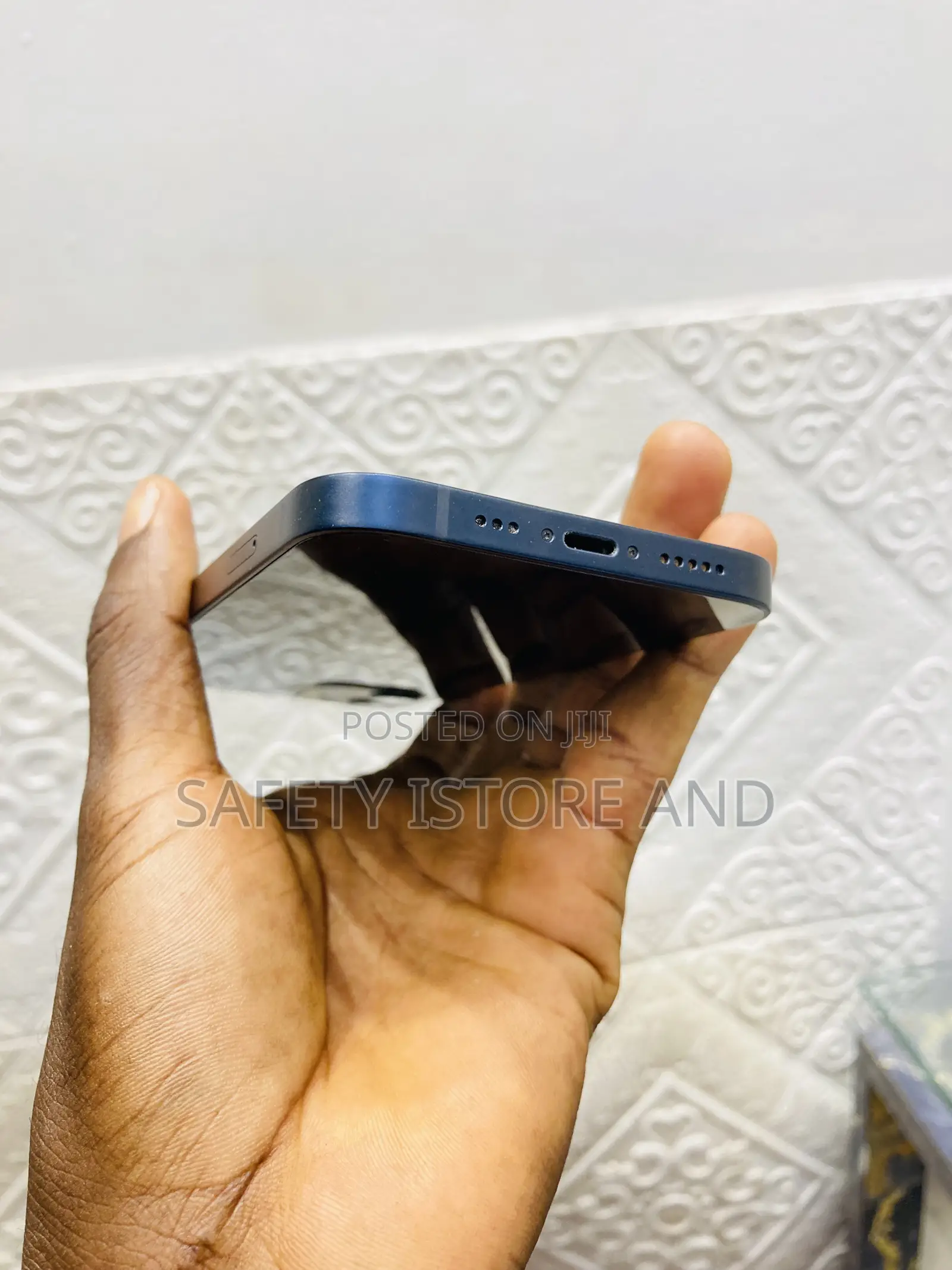 Apple iPhone 12 64 GB Black