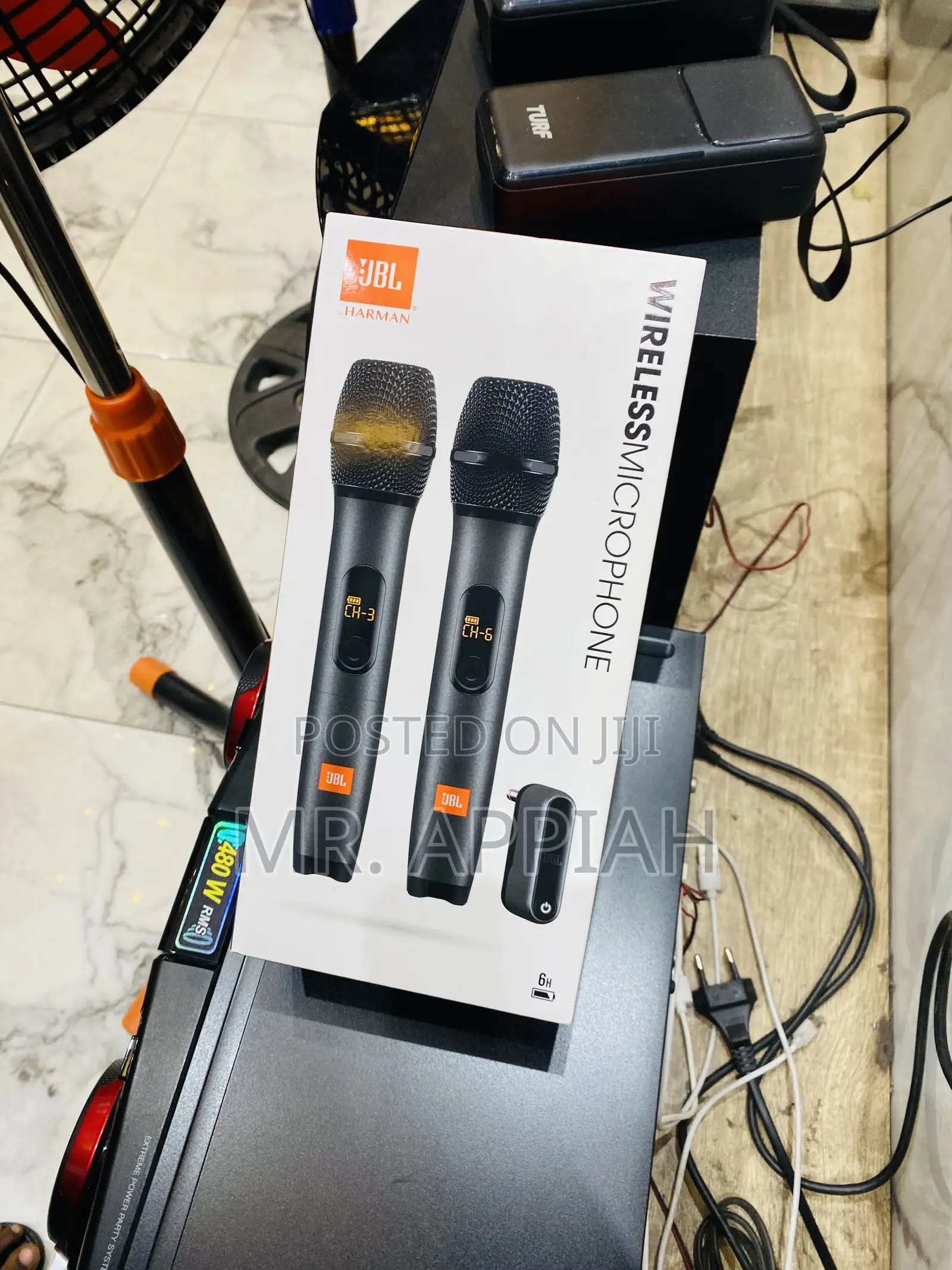 Wireless JBL Bluetooth Microphone Phone System(Black).