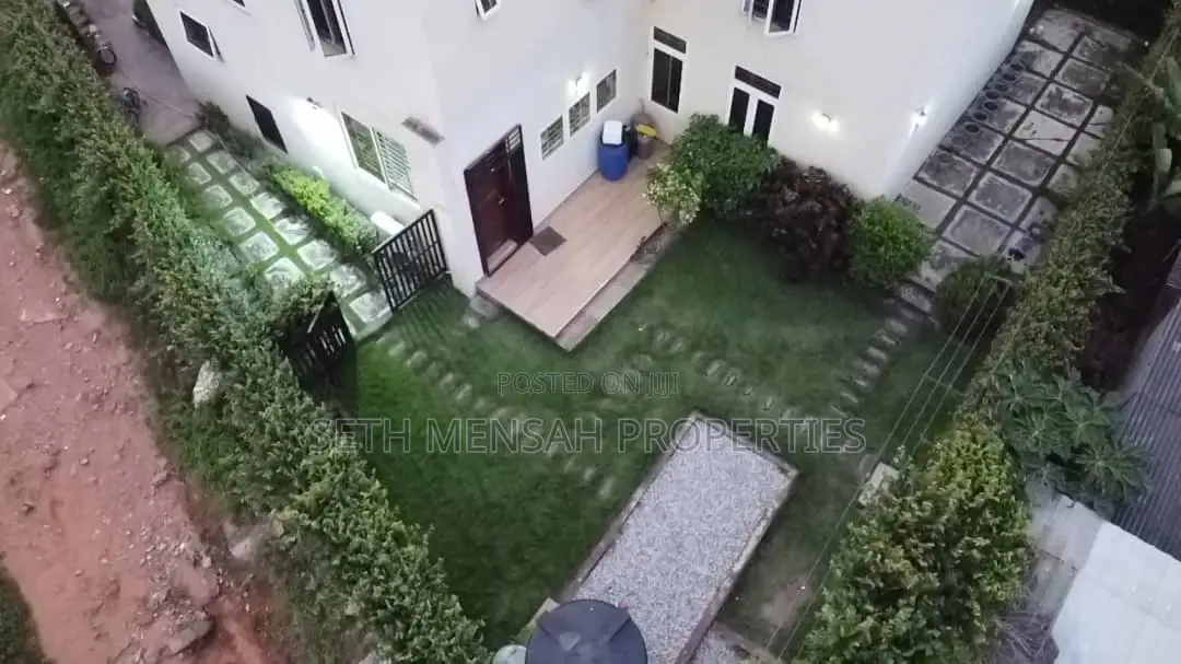 4bdrm House in For Sale, Awoshie for sale