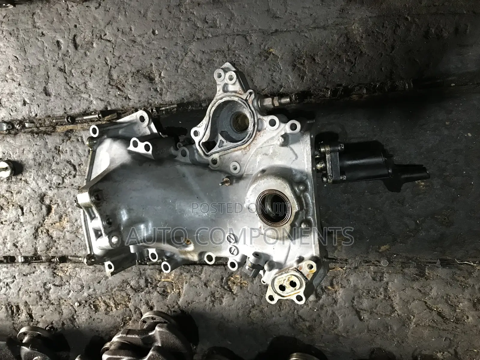 Toyota Vitz Oil Pump ( Four Three Plugs )