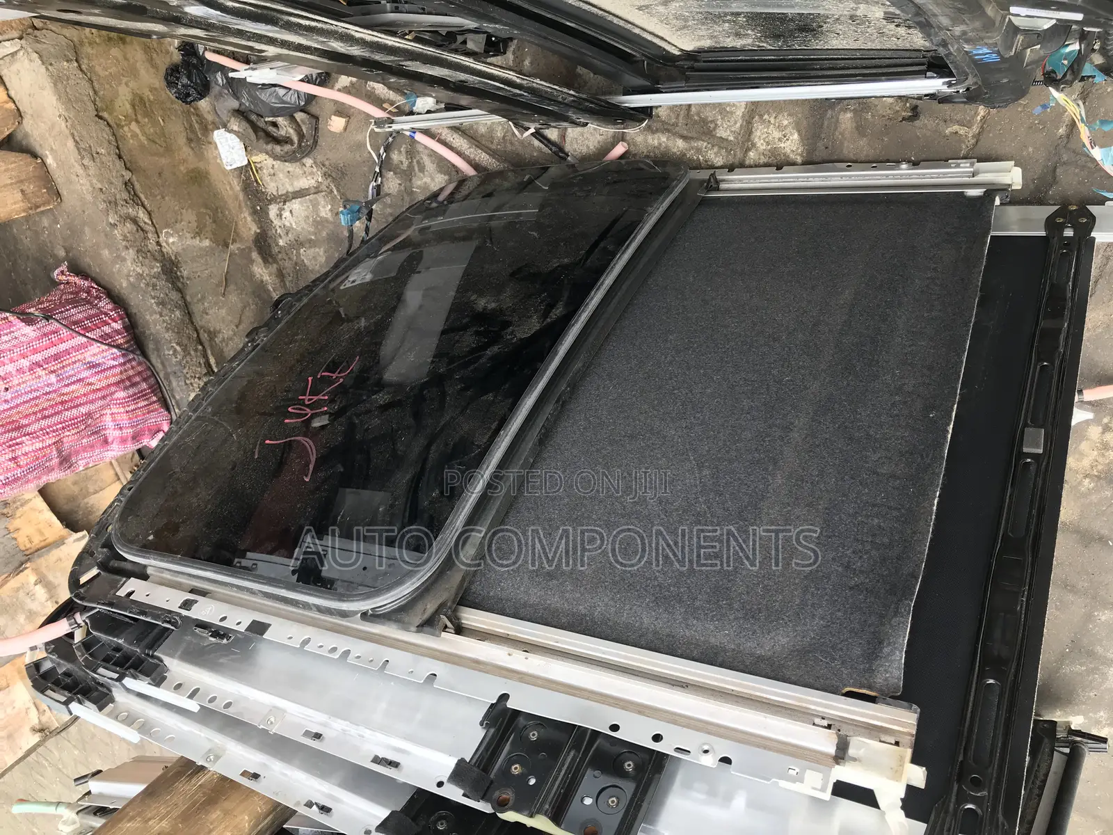 Nissan Juke Sunroof (Complete)